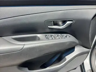 Hyundai TUCSON 2024 SEL 4dr SUV (lanzamiento medio del año)