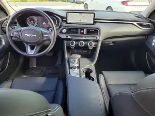 Genesis G70 2023 2.0T 4dr Sedán