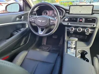 Genesis G70 2023 2.0T 4dr Sedán