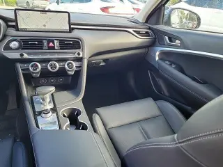 Genesis G70 2023 2.0T 4dr Sedán