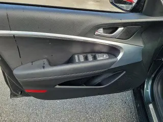 Genesis G70 2023 2.0T 4dr Sedán