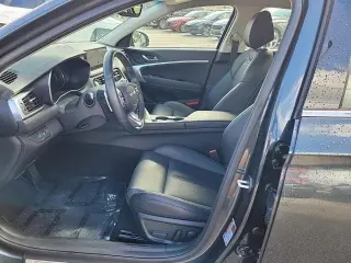 Genesis G70 2023 2.0T 4dr Sedán
