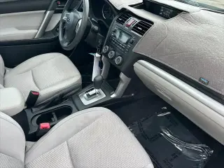 Subaru Forester 2014 tracción en todas las ruedas 2.5i Premium 4dr Wagon CVT