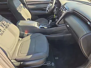 Hyundai TUCSON 2024 SE 4p SUV