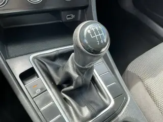 Volkswagen Jetta 2019 S 4p Sedan 6M