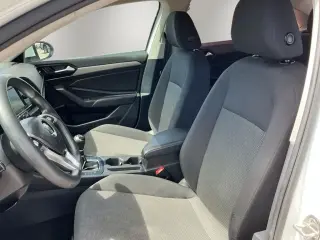Volkswagen Jetta 2019 S 4p Sedan 6M