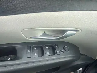 Hyundai TUCSON 2024 SEL 4dr SUV (versión de mitad de año)