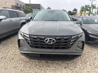 Hyundai TUCSON 2024 SEL 4dr SUV (versión de mitad de año)
