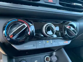 Hyundai KONA 2023 AWD SE 4p Crossover