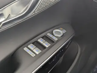 Genesis GV70 2025 AWD 2.5T Standard 4p SUV