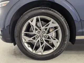 Genesis GV70 2025 AWD 2.5T Standard 4p SUV