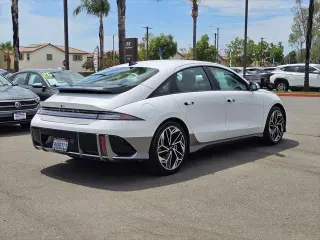 Hyundai IONIQ 6 2023 SEL 4p Sedan