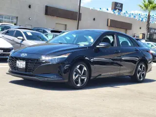 Hyundai ELANTRA 2023 SEL 4p Sedana