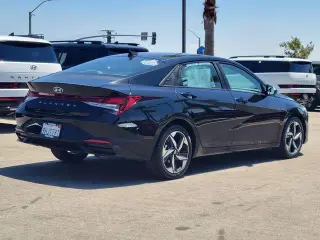 Hyundai ELANTRA 2023 SEL 4p Sedana