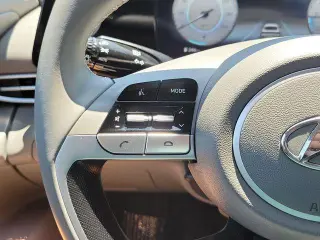 Hyundai ELANTRA 2023 SEL 4p Sedana