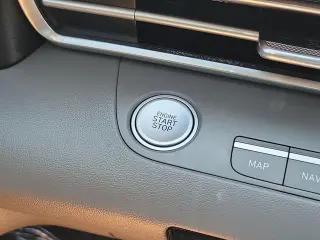 Hyundai ELANTRA 2023 SEL 4p Sedana