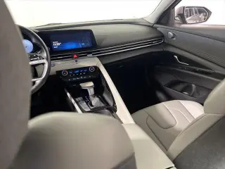 Hyundai ELANTRA 2024 Limited Sedán 4p.
