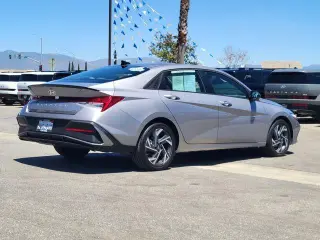 Hyundai ELANTRA Hybrid 2025 SEL Sport 4dr Sed n