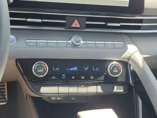 Hyundai ELANTRA Hybrid 2025 SEL Sport 4p Sedan