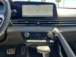 Hyundai ELANTRA Hybrid 2025 SEL Sport 4p Sedan