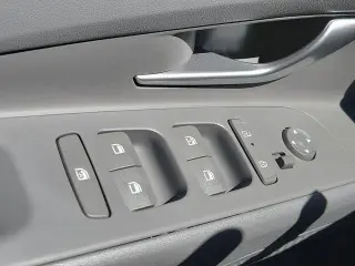 Hyundai ELANTRA Hybrid 2025 SEL Sport 4p Sedan