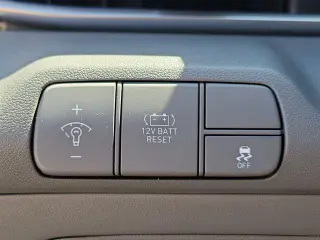 Hyundai ELANTRA Hybrid 2025 SEL Sport 4p Sedan