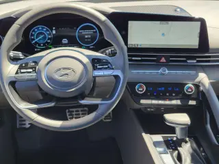 Hyundai ELANTRA Hybrid 2025 SEL Sport 4p Sedan