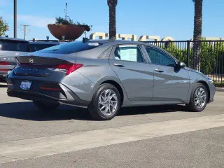 Hyundai ELANTRA Híbrido 2026 Azul 4p Sedan