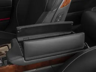 Genesis G90 2017 3.3T Premium 4dr Sedán