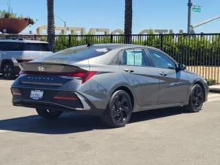 Hyundai ELANTRA 2026 SEL Sport 4dr Sedán