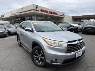Toyota Highlander 2016 AWD XLE, SUV de 4 puertas