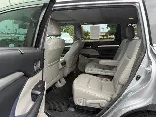 Toyota Highlander 2016 AWD XLE, SUV de 4 puertas