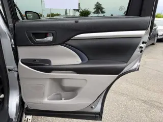 Toyota Highlander 2016 AWD XLE, SUV de 4 puertas