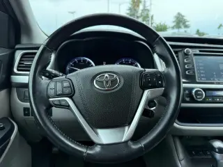 Toyota Highlander 2016 AWD XLE, SUV de 4 puertas