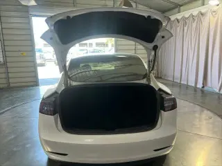Tesla Model 3 2022 AWD Long Range 4p Sedan