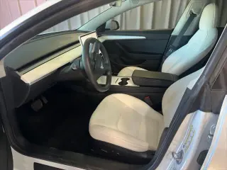 Tesla Model 3 2022 AWD Long Range 4p Sedan
