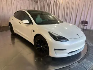 Tesla Model 3 2022 AWD Long Range 4p Sedan