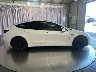 Tesla Model 3 2022 AWD Long Range 4p Sedan
