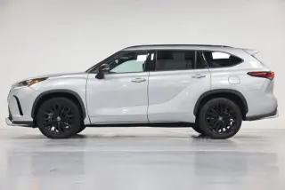 Toyota Highlander 2024 XSE 4dr SUV