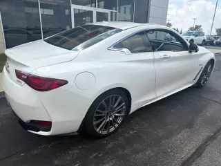 2017 INFINITI Q60