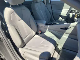 Hyundai ELANTRA 2026 SE 4p Sedana