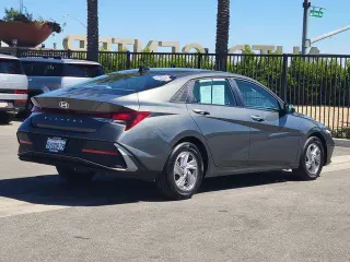 Hyundai ELANTRA 2026 SE 4p Sedana