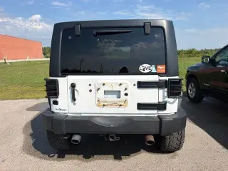 Jeep Wrangler Unlimited 2017 4x4 Sport 4dr SUV