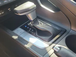 Hyundai ELANTRA 2025 SE 4p Sedana