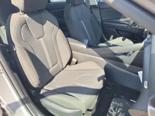 Hyundai ELANTRA 2025 SE 4p Sedana