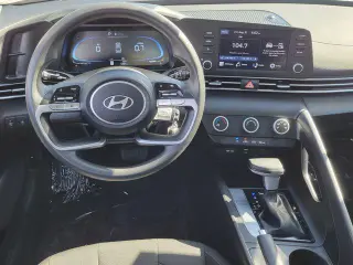 Hyundai ELANTRA 2025 SE 4p Sedana