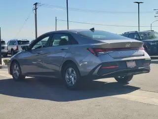 Hyundai ELANTRA 2024 SE 4p Sedan