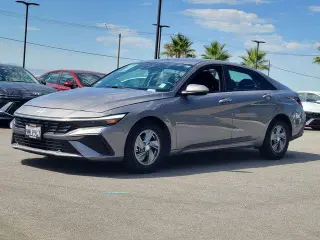 Hyundai ELANTRA 2024 SE 4p Sedan