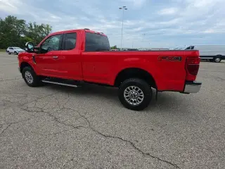 Ford F-350 Super Duty 2022 4x4 XLT 4p SuperCab 6.8 ft. SB SRW Pickup