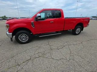 Ford F-350 Super Duty 2022 4x4 XLT 4p SuperCab 6.8 ft. SB SRW Pickup